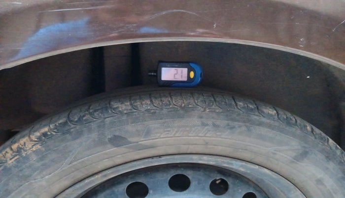 2016 Maruti Ciaz VXI (O), Petrol, Manual, 1,06,548 km, tyre