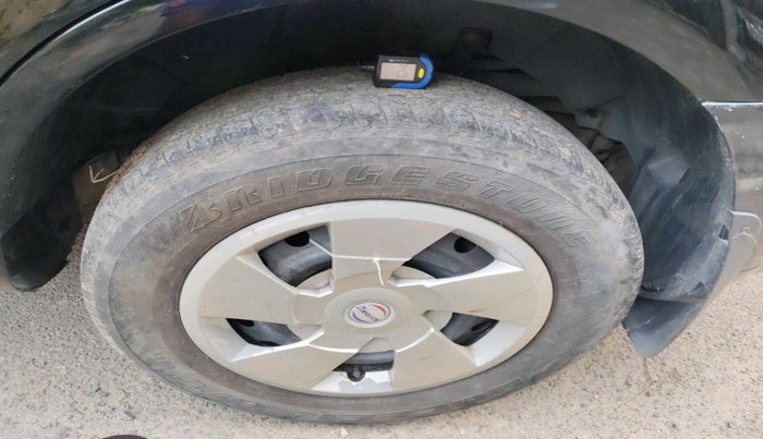 2014 Mahindra XUV500 W4, Diesel, Manual, 81,445 km, tyre