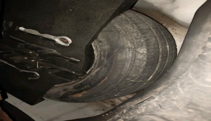 2016 Honda Jazz 1.5L I-DTEC V, Diesel, Manual, 2,11,797 km, tyre