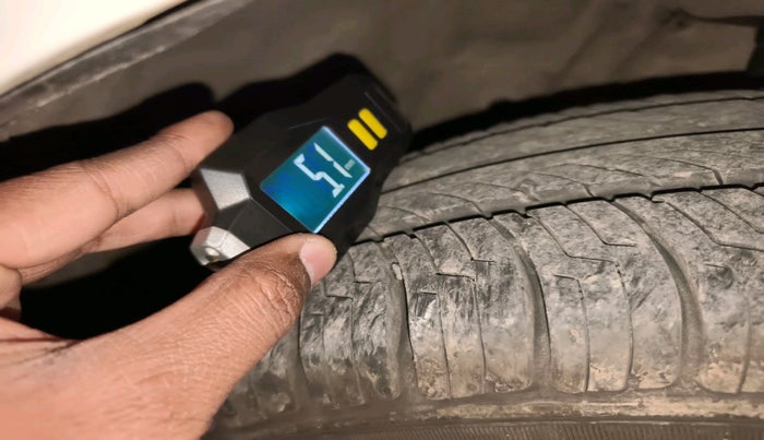 2016 Honda Jazz 1.5L I-DTEC V, Diesel, Manual, 2,11,797 km, tyre