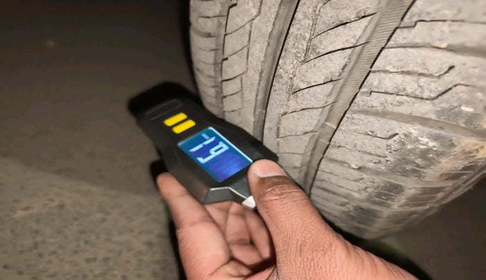 2016 Honda Jazz 1.5L I-DTEC V, Diesel, Manual, 2,11,797 km, tyre