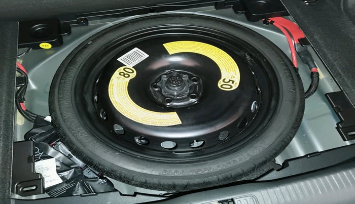 2021 Audi A4 40 TFSI TECHNOLOGY, Petrol, Automatic, 8,233 km, tyre