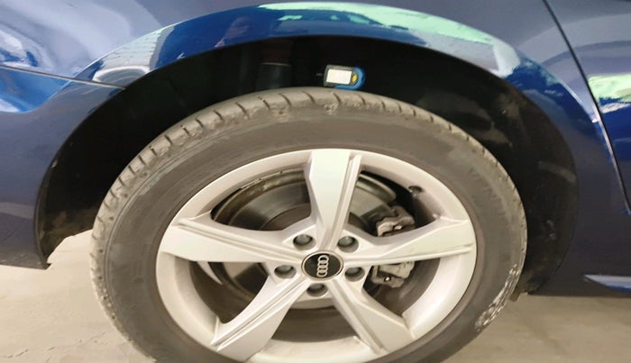 2021 Audi A4 40 TFSI TECHNOLOGY, Petrol, Automatic, 8,233 km, tyre