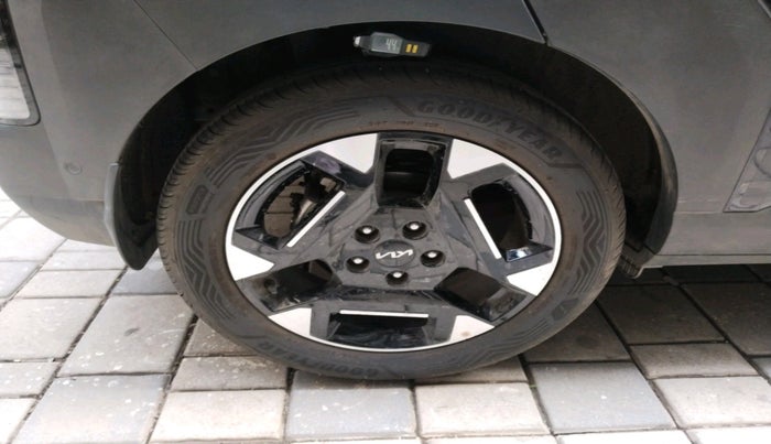 2025 KIA SYROS HTX Plus (O) 1.5 Diesel 6AT, Diesel, Automatic, 4,034 km, tyre