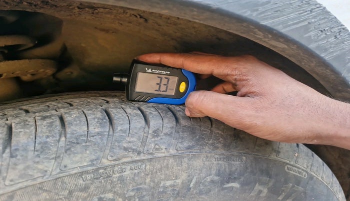 2016 Mahindra XUV500 W10 AWD AT, Diesel, Automatic, 1,06,951 km, tyre