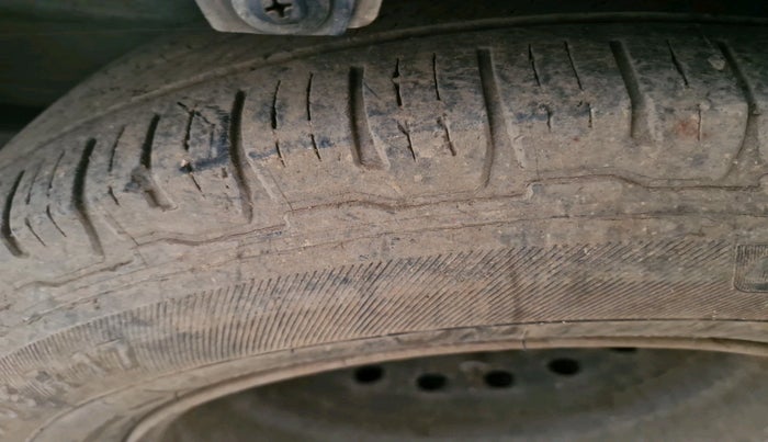 2016 Mahindra XUV500 W10 AWD AT, Diesel, Automatic, 1,06,951 km, tyre