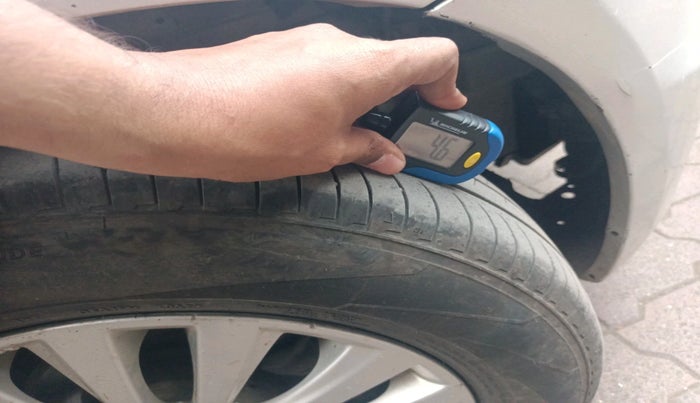 2016 Maruti Ciaz ZDI SHVS, Diesel, Manual, 63,957 km, tyre