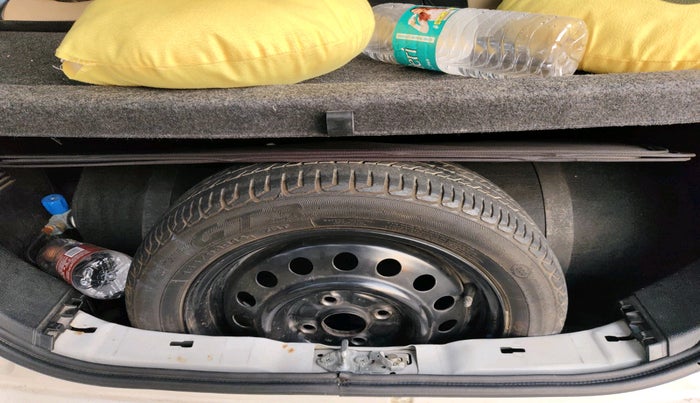 2016 Maruti Wagon R 1.0 VXI, Petrol, Manual, 59,690 km, tyre