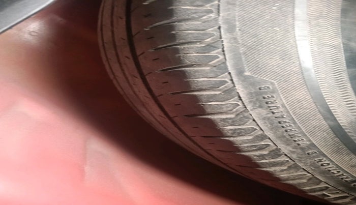 2018 Maruti Swift VXI, Petrol, Manual, 75,409 km, tyre