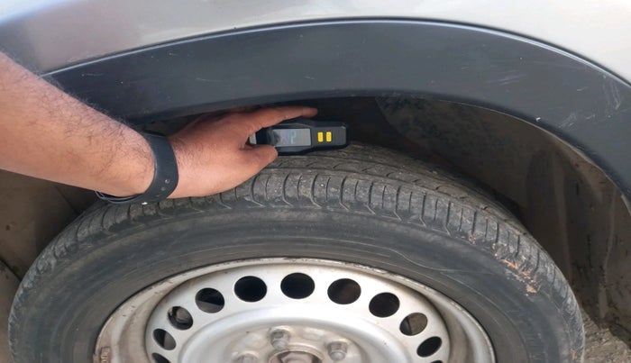 2017 Maruti Vitara Brezza LDI (O), Diesel, Manual, 1,07,752 km, tyre