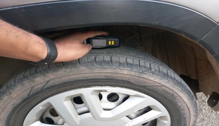 2017 Maruti Vitara Brezza LDI (O), Diesel, Manual, 1,07,752 km, tyre