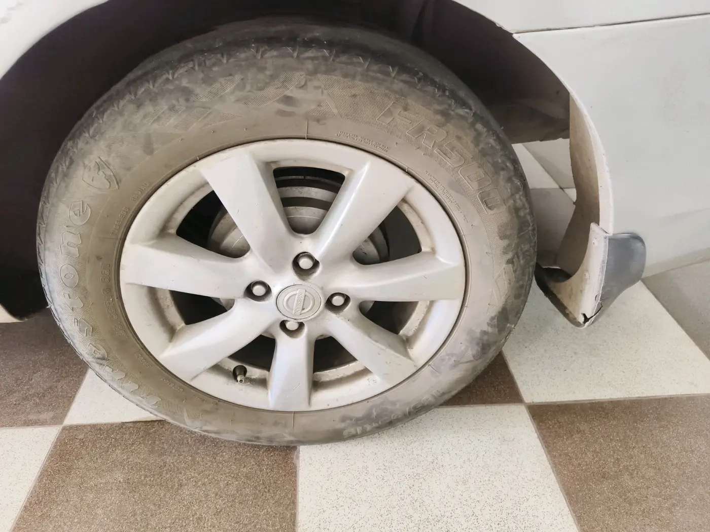 2013 Nissan Sunny XV DIESEL, Diesel, Manual, 1,54,820 km, tyre