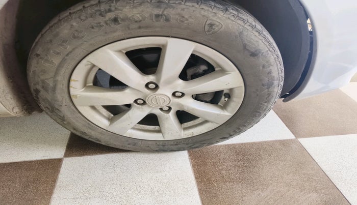 2013 Nissan Sunny XV DIESEL, Diesel, Manual, 1,54,820 km, tyre