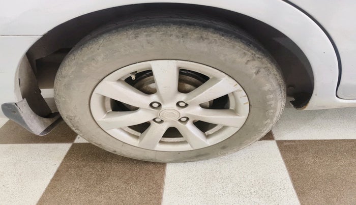 2013 Nissan Sunny XV DIESEL, Diesel, Manual, 1,54,820 km, tyre