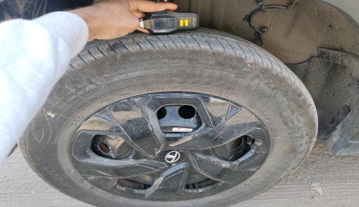 2025 Tata PUNCH PURE MT, Petrol, Manual, 2,621 km, tyre