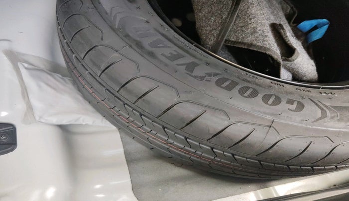 2025 KIA SELTOS HTK (O), Petrol, Manual, 10,321 km, tyre