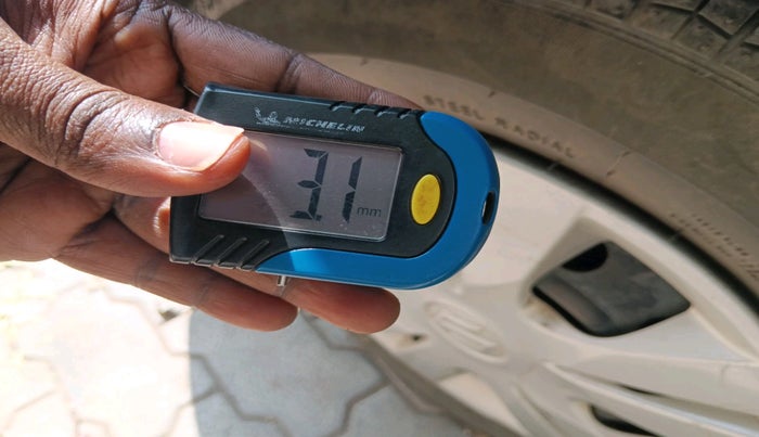 2013 Maruti Swift Dzire VXI, Petrol, Manual, 1,16,683 km, tyre