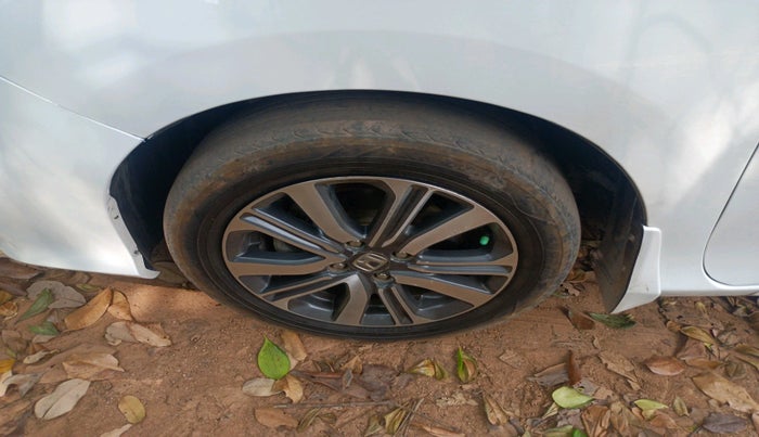 2017 Honda City 1.5L I-DTEC V, Diesel, Manual, 1,34,271 km, tyre