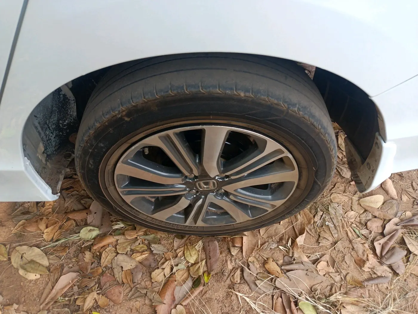 2017 Honda City 1.5L I-DTEC V, Diesel, Manual, 1,34,596 km, tyre
