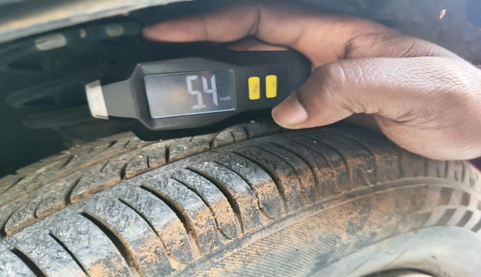 2012 Maruti Alto 800 LXI, Petrol, Manual, 20,554 km, tyre