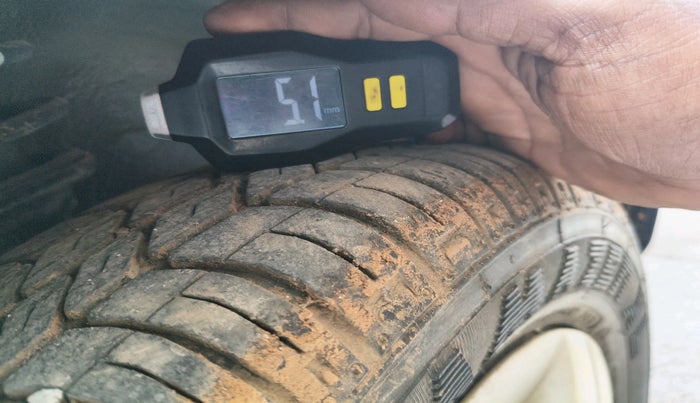 2012 Maruti Alto 800 LXI, Petrol, Manual, 20,554 km, tyre