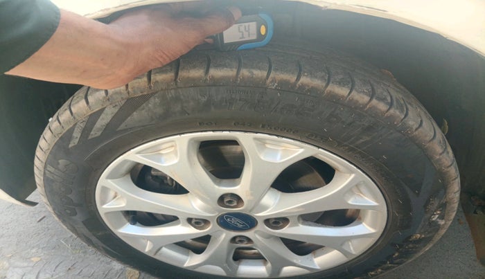 2014 Ford Figo TITANIUM 1.4 DIESEL, Diesel, Manual, 1,63,802 km, tyre