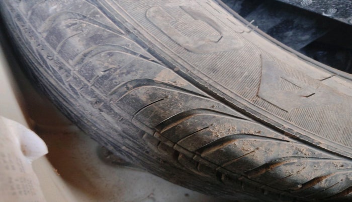 2011 Volkswagen Polo HIGHLINE1.2L, Petrol, Manual, 80,213 km, tyre