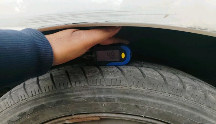 2012 Honda Jazz 1.2L I-VTEC BASE, Petrol, Manual, 1,02,381 km, tyre