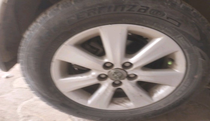 2014 Toyota Corolla Altis G PETROL, Petrol, Manual, 1,85,972 km, tyre