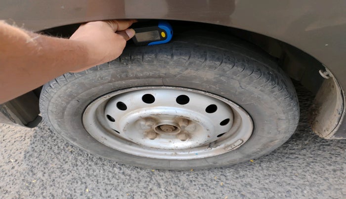 2012 Maruti Wagon R 1.0 LXI CNG, Petrol, Manual, 1,19,390 km, tyre