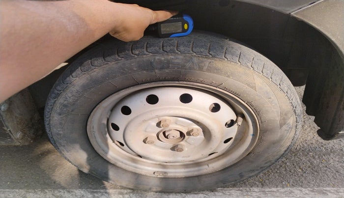 2012 Maruti Wagon R 1.0 LXI CNG, Petrol, Manual, 1,19,390 km, tyre