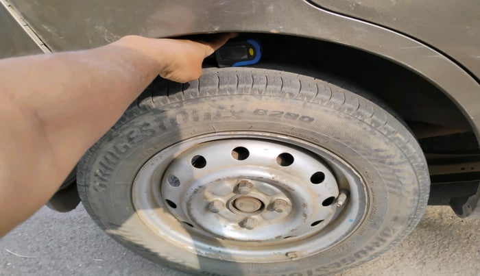 2012 Maruti Wagon R 1.0 LXI CNG, Petrol, Manual, 1,19,390 km, tyre