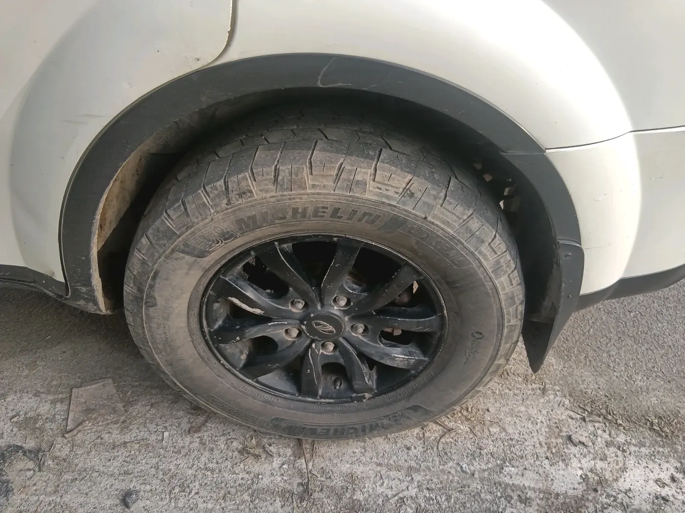 2018 Mahindra XUV500 W9, Diesel, Manual, 59,813 km, tyre