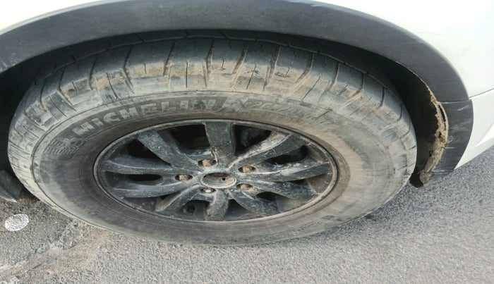 2018 Mahindra XUV500 W9, Diesel, Manual, 59,813 km, tyre