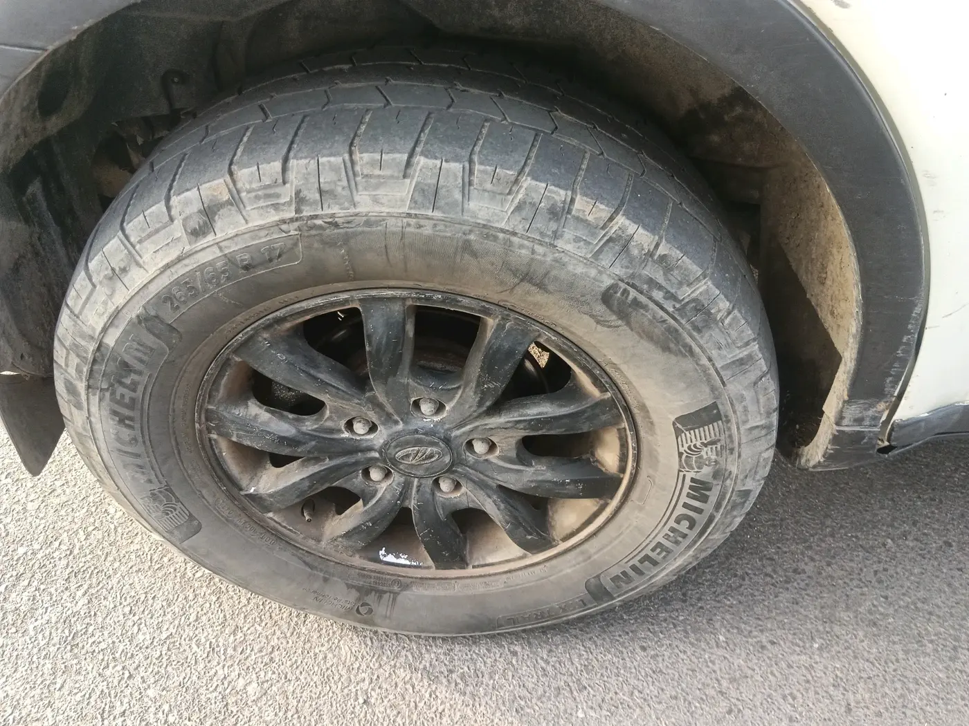 2018 Mahindra XUV500 W9, Diesel, Manual, 59,813 km, tyre