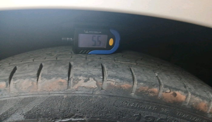 2015 Maruti Ciaz ZXI+, Petrol, Manual, 35,810 km, tyre