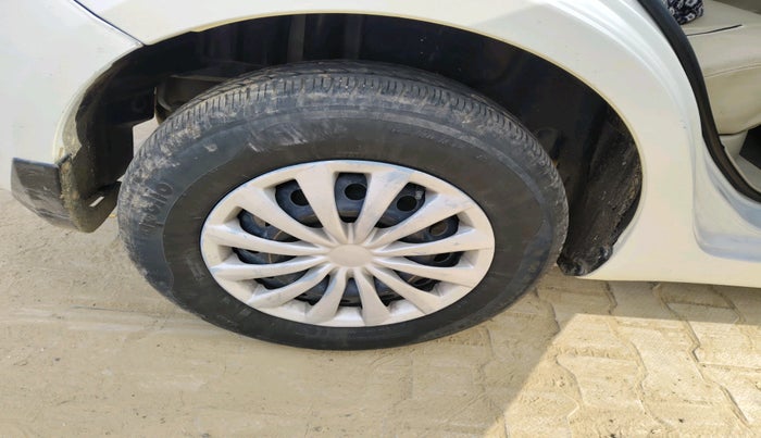 2016 Maruti Swift Dzire VDI, Diesel, Manual, 1,23,362 km, tyre