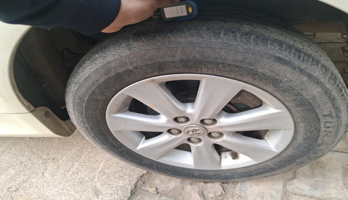 2011 Toyota Corolla Altis G PETROL, Petrol, Manual, 45,782 km, tyre