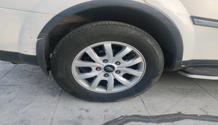 2016 Mahindra XUV500 W10 1.99, Diesel, Manual, 95,398 km, tyre