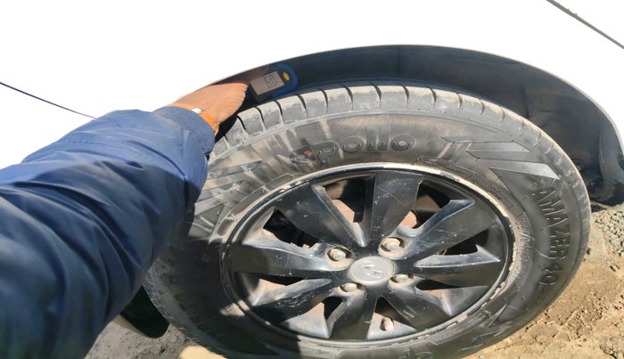 2013 Hyundai i20 ASTA 1.4 CRDI, Diesel, Manual, 1,10,383 km, tyre