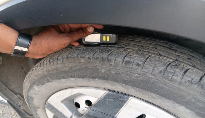 2023 Mahindra XUV300 W4 1.2 PETROL, Petrol, Manual, 12,473 km, tyre