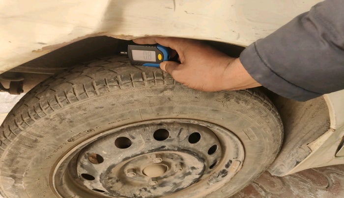 2011 Maruti Swift VXI, Petrol, Manual, 83,993 km, tyre