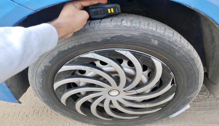 2013 Honda Brio EX MT, Petrol, Manual, 51,932 km, tyre