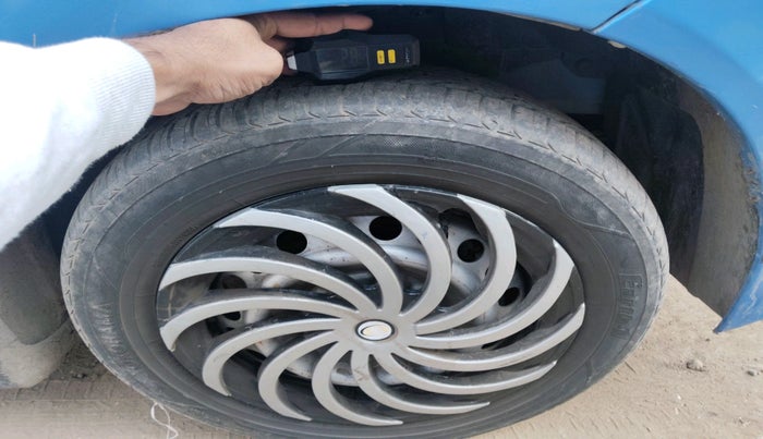 2013 Honda Brio EX MT, Petrol, Manual, 51,932 km, tyre