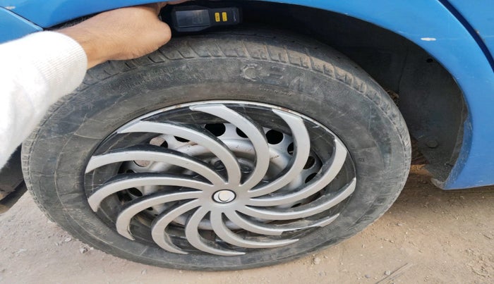 2013 Honda Brio EX MT, Petrol, Manual, 51,932 km, tyre