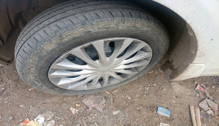 2014 Maruti Ciaz VDI +, Diesel, Manual, 1,23,764 km, tyre