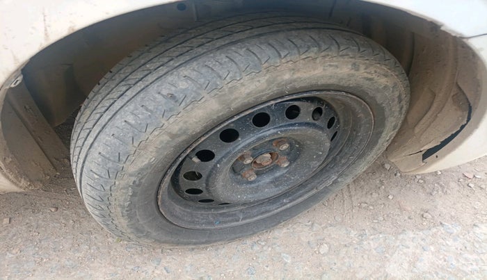 2014 Maruti Ciaz VDI +, Diesel, Manual, 1,23,764 km, tyre