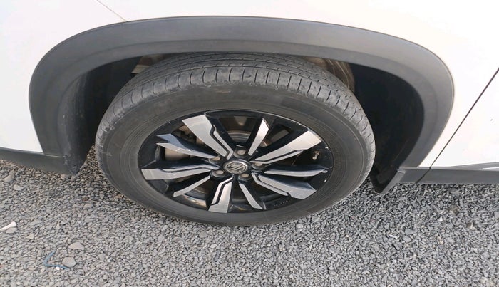 2020 MG HECTOR PLUS SHARP 2.0 DIESEL TURBO MT 6-STR, Diesel, Manual, 1,31,162 km, tyre