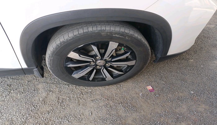 2020 MG HECTOR PLUS SHARP 2.0 DIESEL TURBO MT 6-STR, Diesel, Manual, 1,31,162 km, tyre