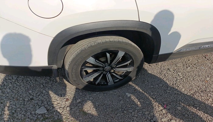 2020 MG HECTOR PLUS SHARP 2.0 DIESEL TURBO MT 6-STR, Diesel, Manual, 1,31,162 km, tyre